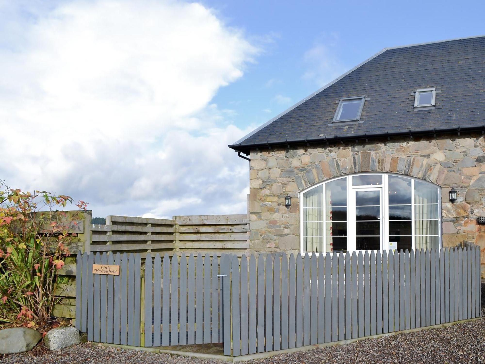Little Harrowfield Villa Bankfoot Bagian luar foto