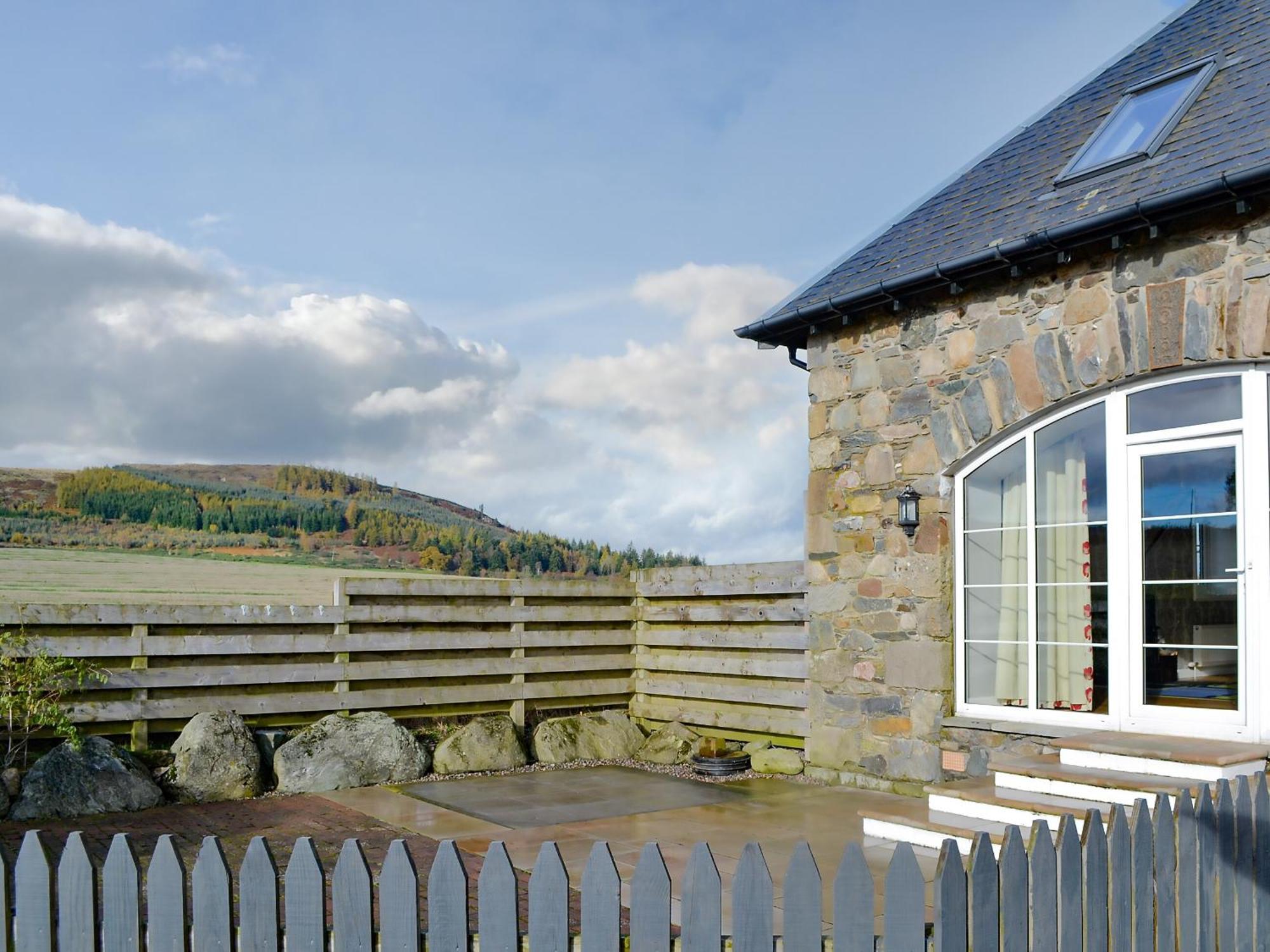 Little Harrowfield Villa Bankfoot Bagian luar foto
